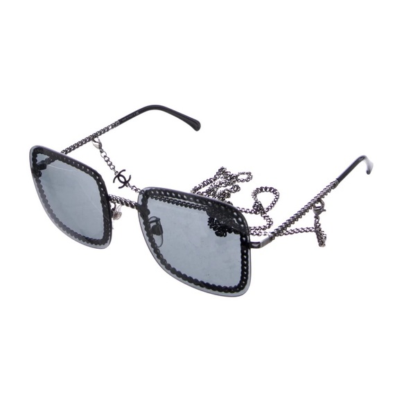 CHANEL 🖤
Interlocking CC Logo Square Sunglasses 🕶️ - Picture 3 of 12